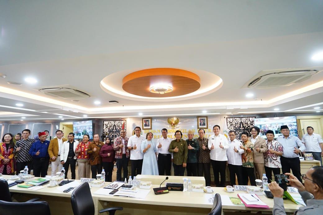 Dalam Raker Bersama DPD RI, Mentan Paparkan Lompatan Pertanian Sepanjang 2025