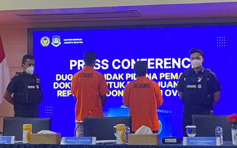 Sindikat Pemalsuan Paspor dan Pelanggaran Izin Tinggal Terungkap di Jakarta Selatan