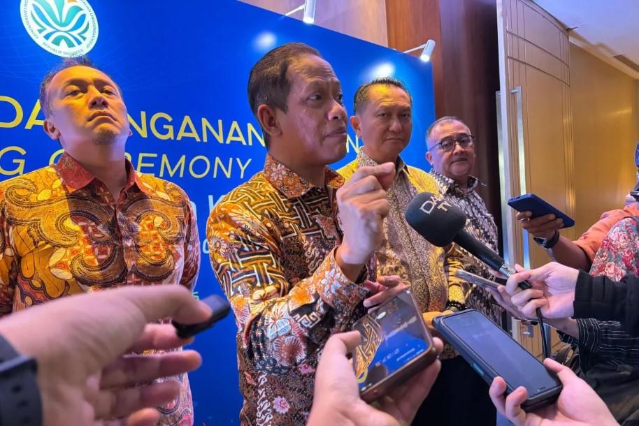 Menteri LH Pastikan Tanggul Beton KCN di Cilincing Sudah Penuhi Izin Lingkungan