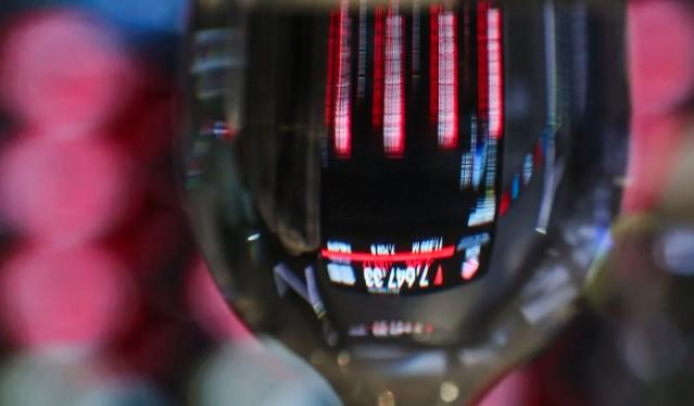 IHSG Dibuka Menguat 6,72 Poin ke Level 7.964,42