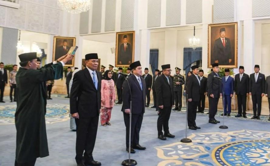 Prabowo Lantik Djamari Chaniago Jadi Menko Polkam Definitif dalam Reshuffle Kabinet Ketiga