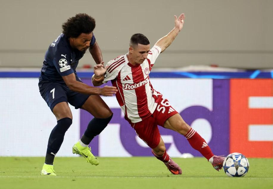 Olympiakos Gagal Manfaatkan Keunggulan Pemain, Ditahan Imbang Pafos 0-0 di Liga Champions