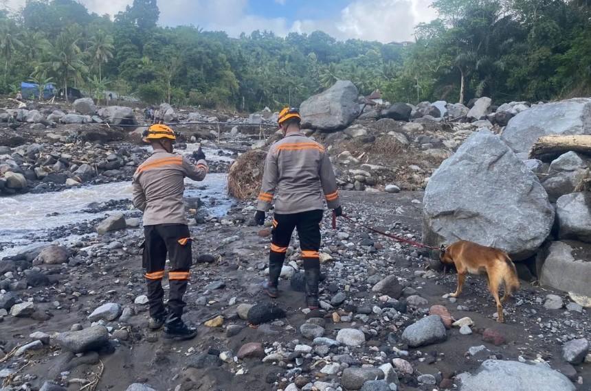 Tim K9 Polri Diterjunkan Cari Korban Bencana di Nagakeo NTT