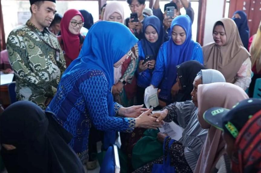 Bupati Gowa Serahkan 320 Kartu Keluarga Sejahtera dan Serap Aspirasi Warga Tiga Kecamatan