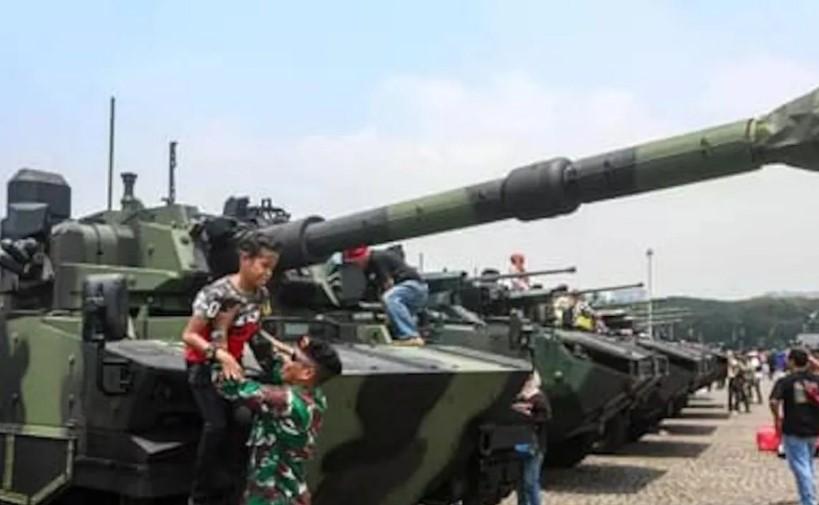 TNI AD Pamerkan Alutsista Modern di TNI AD Fair 2025 di Monas