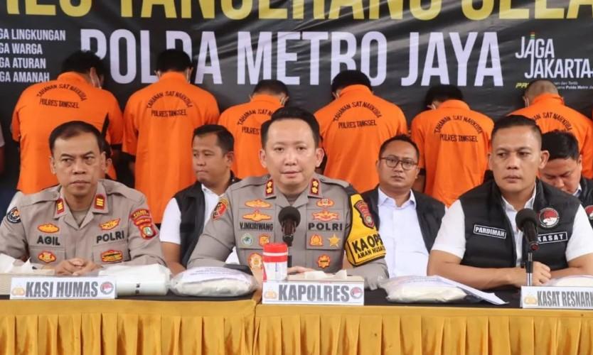 Polres Tangsel Bongkar Pabrik Narkoba Tembakau Sintetis di Cikarang, Sita 21 Kilogram