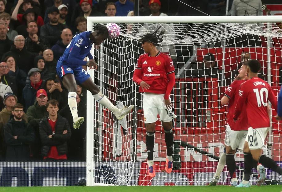 Manchester United Bangkit dengan Kemenangan Dramatis atas Chelsea di Old Trafford