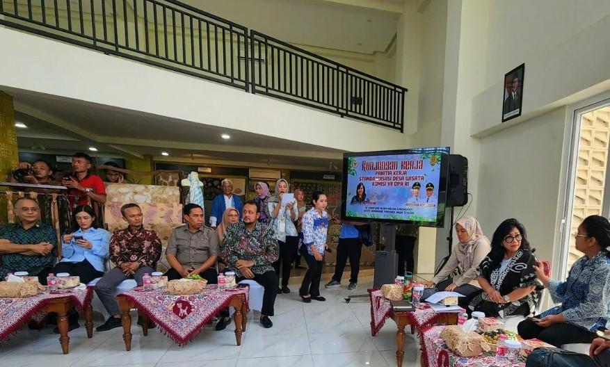 DPR RI Bahas Standarisasi Desa Wisata di Kampung Alam Malon Semarang