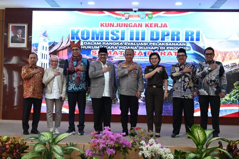 Benny Utama Tekankan Pengelolaan Kekayaan Alam untuk Rakyat dan Desak Pembaruan KUHAP