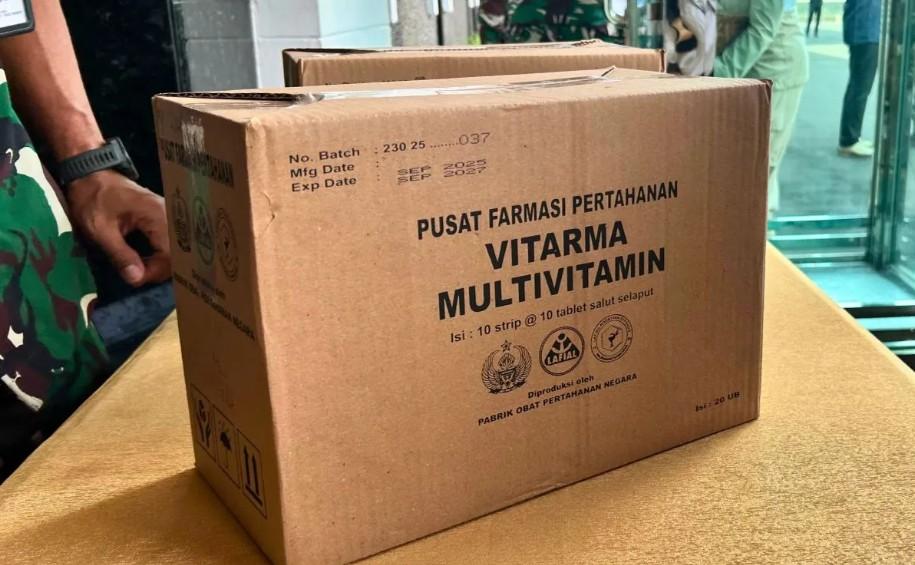 Kemenhan Serahkan 4,8 Juta Vitamin untuk Program Makan Bergizi Gratis dan 17,4 Juta Obat ke Koperasi Desa