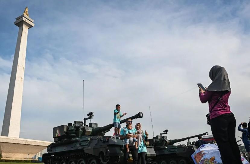 TNI Pamerkan 1.047 Alutsista dalam HUT ke-80 di Monas, 133 Ribu Orang Terlibat