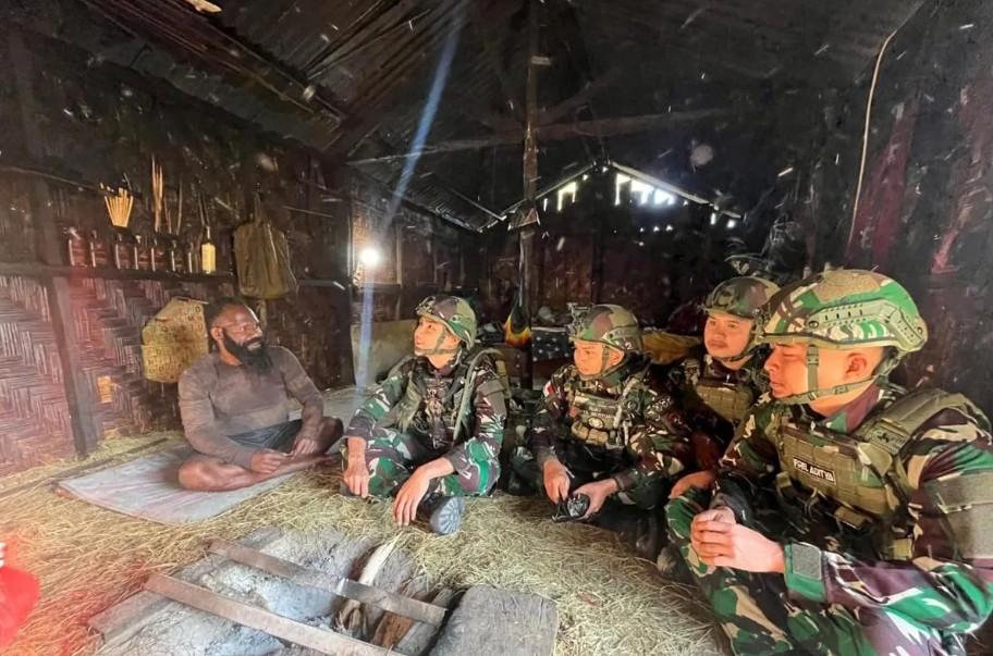 TNI Satgas Yonif 521/DY Perkuat Komunikasi dengan Warga Bolakme Demi Keamanan Pedalaman Papua