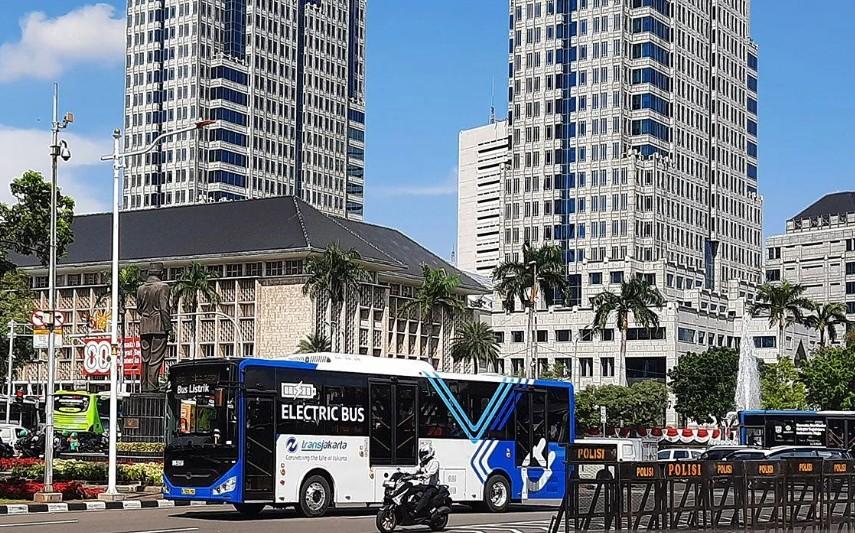Transjakarta Modifikasi 10 Rute Selama Peringatan HUT ke-80 TNI di Monas