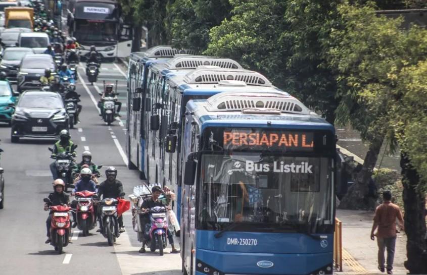 Transjakarta Tambah 151 Bus untuk Antisipasi Lonjakan Penumpang pada HUT ke-80 TNI di Monas
