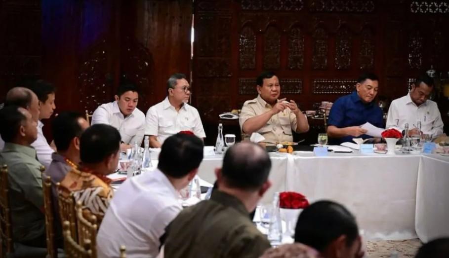 Presiden Prabowo Gelar Rapat Terbatas Bahas Swasembada Pangan dan Ketahanan Energi di Kertanegara