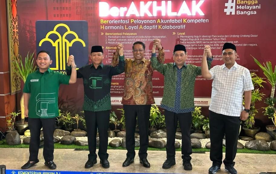 PPP Akhirnya Bersatu, Menkumham Terbitkan SK Baru Satukan Kubu Mardiono dan Agus Suparmanto