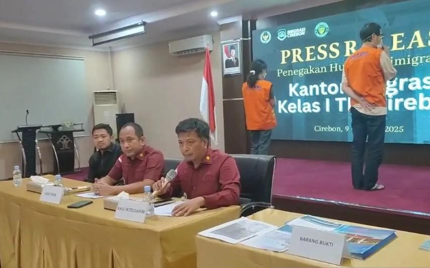 Dua WNA Asal Thailand dan China Dideportasi dari Majalengka karena Salahgunakan Izin Tinggal