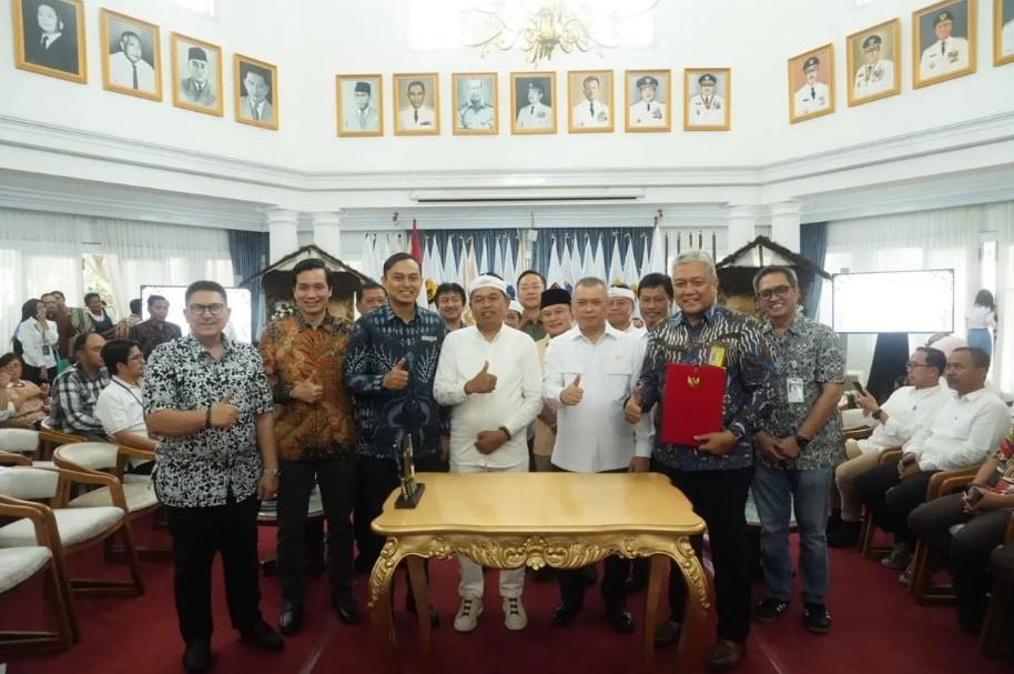 Penguatan Transportasi Rel di Jawa Barat: Pemerintah dan KAI Tandatangani Nota Kesepakatan Integrasi Antarmoda