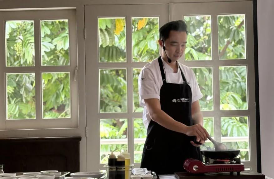 Koki Imbau Masyarakat Tak Cuci Daging Merah Sebelum Dimasak, Ini Alasannya