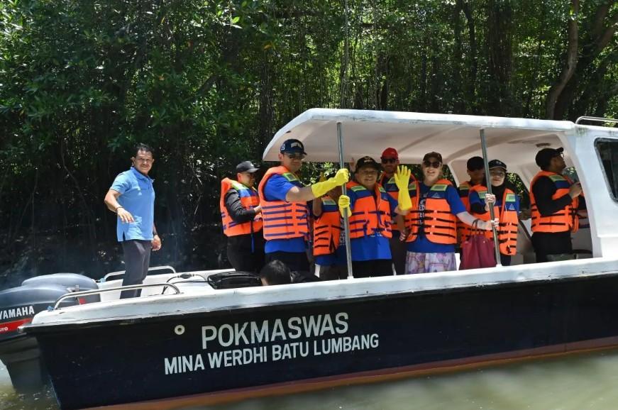 AHY Kampanye Infrastruktur Hijau Lewat Aksi Bersih dan Tanam Mangrove di Bali
