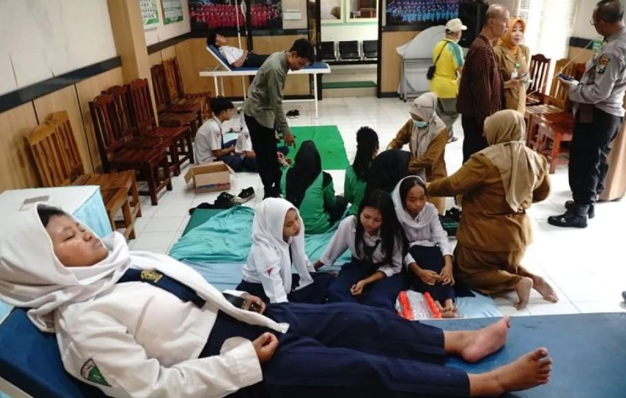 Puluhan Siswa SMPN 1 Boyolangu Keracunan Usai Konsumsi Makanan Bergizi Gratis dari SPPG Tanggung