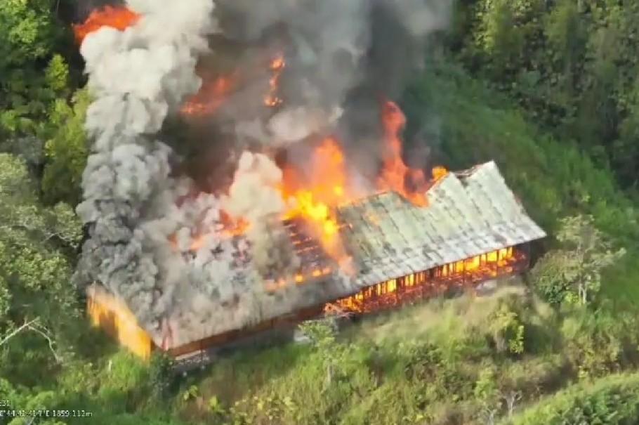 Pembakaran SMP Kiwirok oleh KKB Kembali Terjadi, Kontak Senjata Pecah di Kiwirok