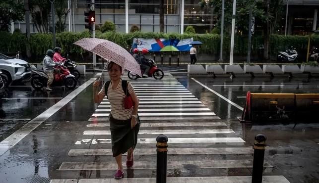 BMKG Prakirakan Hujan Ringan di Jaksel dan Jaktim, Warga Diminta Waspada Perubahan Cuaca