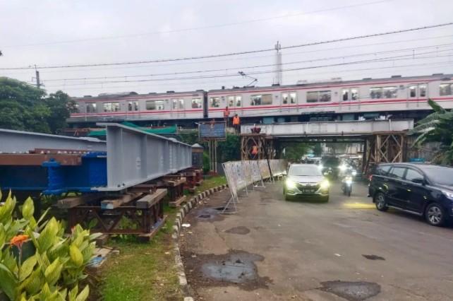 Sejumlah Peristiwa Terjadi di Jakarta: Penutupan Jalan, Insiden Luka Bakar, hingga Keterlambatan Transjakarta