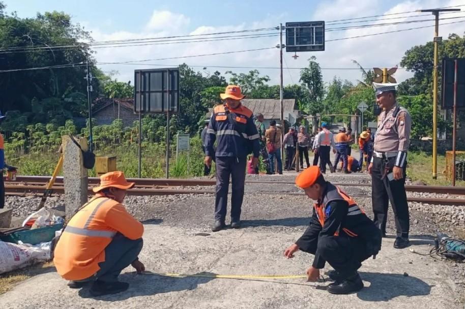KAI Daop 7 Madiun Tingkatkan Keselamatan Jalur KA, Kecepatan Maksimal KA Naik Jadi 120 Km/Jam