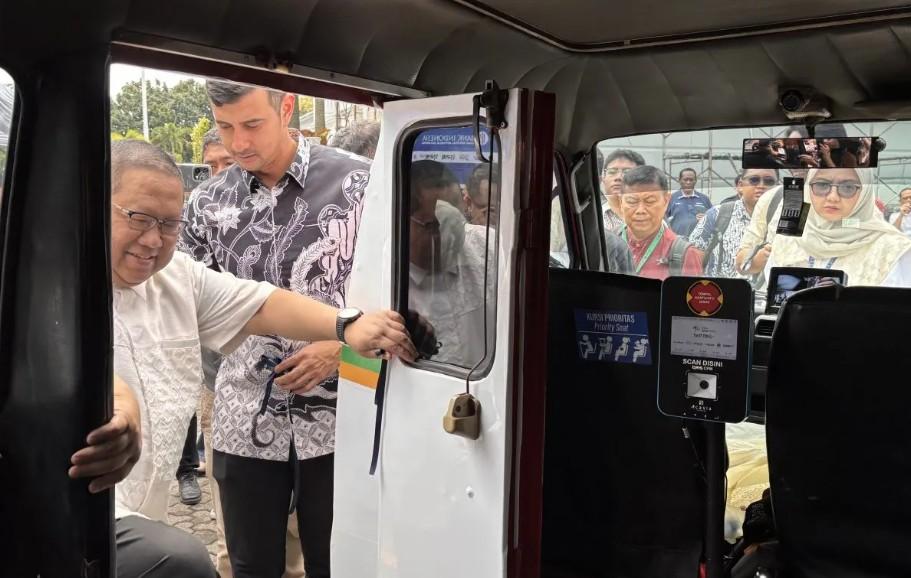 BI Jabar Luncurkan QRIS Tap, Inovasi Pembayaran Digital Tanpa Pindai di Bandung
