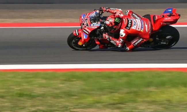 Bagnaia Raih Hat-trick Pole di MotoGP Malaysia 2025, Geser Alex Marquez dengan Selisih 0,016 Detik