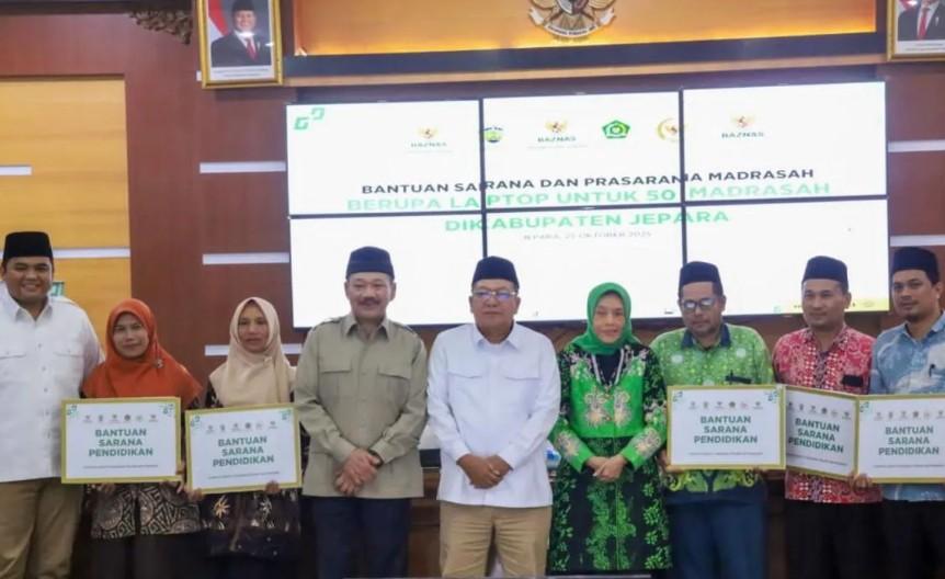 50 Madrasah di Jepara Terima Bantuan 50 Laptop dari Baznas RI untuk Dukung Pendidikan Digital