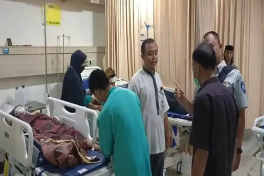 Bus Pariwisata Terguling di Tol Gandulan: Empat Tewas, Diduga Rem Blong