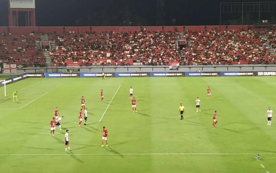 Bali United dan Persita Tangerang Bermain Imbang Tanpa Gol di Stadion Dipta