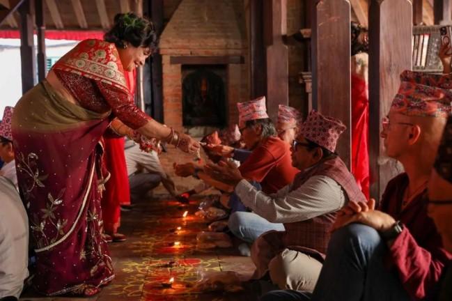 Festival Tihar di Nepal Ditutup dengan Bhai Tika, Simbol Doa dan Ikatan Keluarga