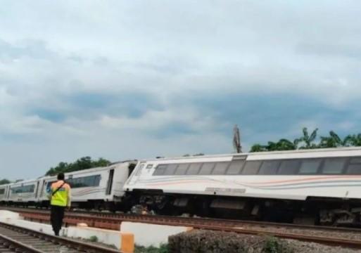 Anjloknya KA Purwojaya di Bekasi Ganggu Operasional, KAI Daop 5 Batalkan Sejumlah Perjalanan Tujuan Jakarta