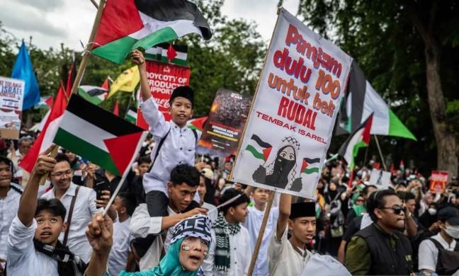 869 Personel Gabungan Dikerahkan Amankan Aksi Unjuk Rasa di Depan Kedubes AS