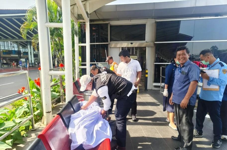 Frans Gibson Ditemukan Meninggal di Ruang Tunggu Bandara Soetta, Diduga Death on Arrival