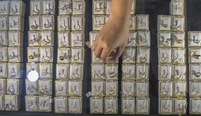 Harga Emas UBS dan Galeri24 di Pegadaian Stabil pada 27 Oktober 2025, Antam Tidak Tersedia