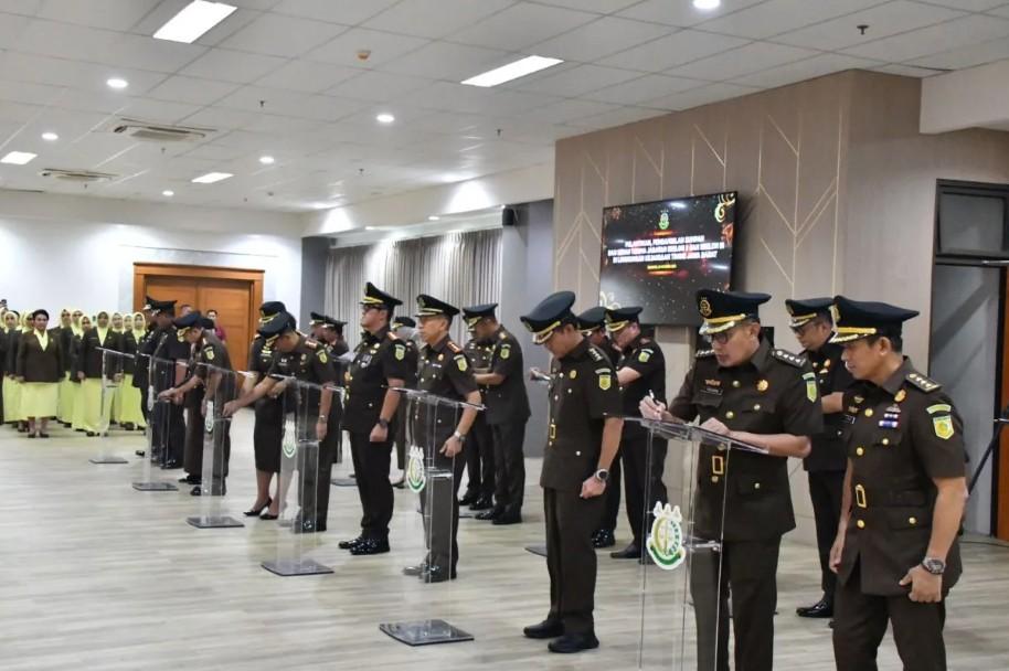 25 Pejabat Eselon II dan III Resmi Dilantik di Kejati Jawa Barat, Kepala Kejati: Ini Momentum Tanggung Jawab Moral