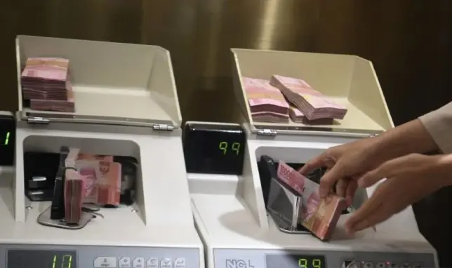 Rupiah Menguat Tipis di Tengah Optimisme Perundingan Dagang China-AS dan Kekhawatiran Tekanan Domestik