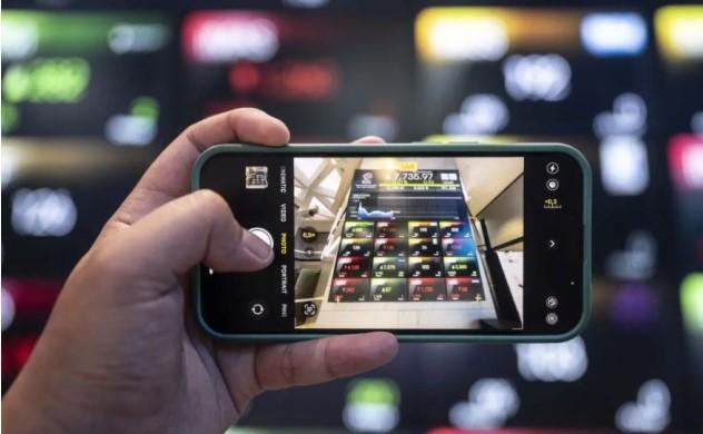 IHSG Dibuka Menguat 14,75 Poin ke Level 8.107,38, LQ45 Justru Melemah