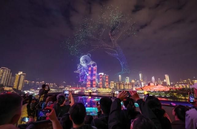 Ribuan Drone Hiasi Langit Chongqing dalam Peringatan Hari Kota Sedunia 2025
