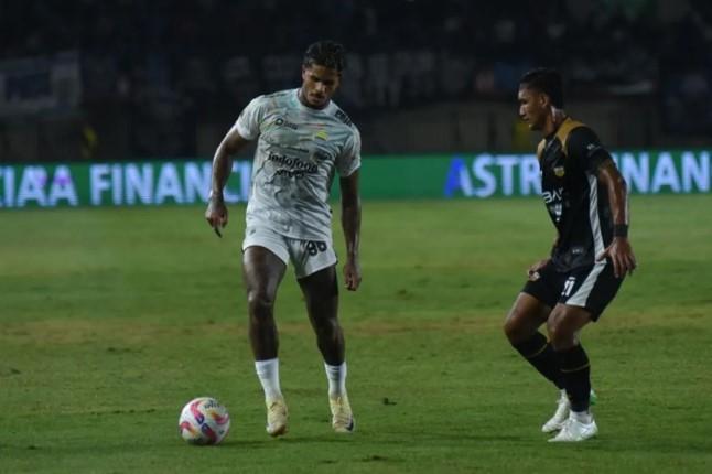 Ramon Tanque Tegaskan Belum Menyerah Cetak Gol Debut untuk Persib Bandung