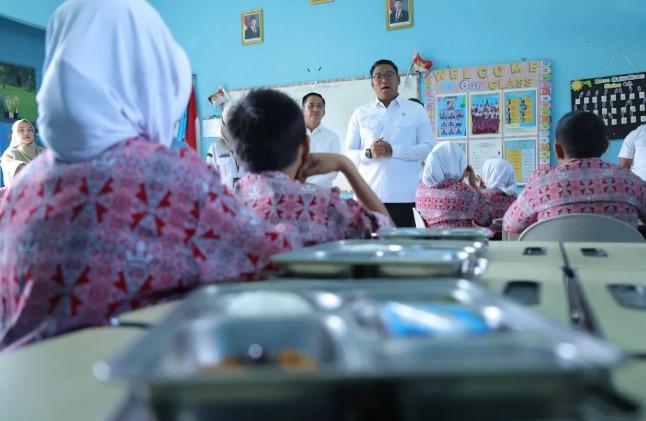 Program Makan Bergizi Gratis Jadi Investasi Gizi dan Ekonomi Desa, Wamentan: “Bukan Sekadar Makan Gratis”
