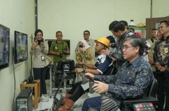 Menteri Yassierli Ajak Generasi Muda Perkuat Skill Dinamis Hadapi Tantangan Industri Masa Depan