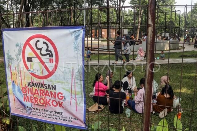DPRD DKI Jakarta Tetapkan Larangan Jual Rokok dalam Radius 200 Meter dari Sekolah dan Tempat Bermain Anak dalam Raperda KTR
