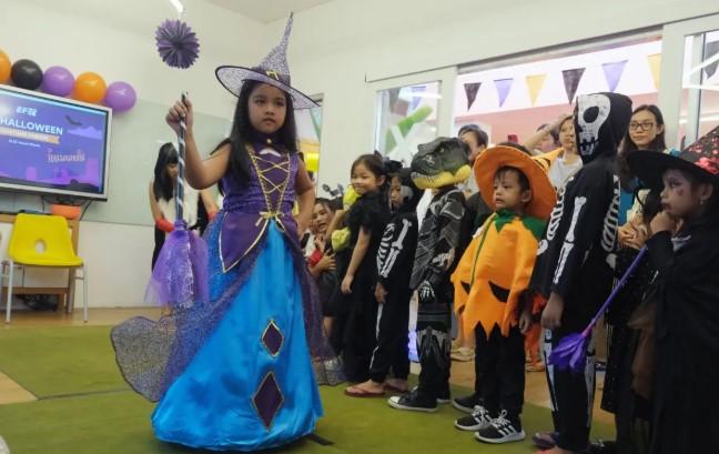 Tara Cochran Kampanyekan Inklusivitas Kostum Halloween: “Anak-anak Hanya Ingin Bermain”