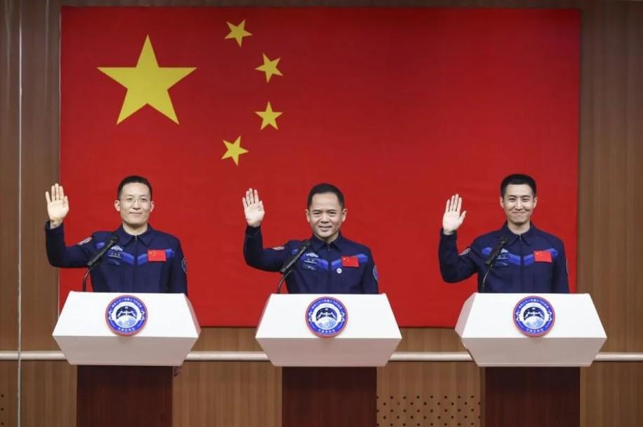Tiga Astronaut China Siap Jalankan Misi Shenzhou-21, Gabungkan Budaya dan Teknologi di Antariksa
