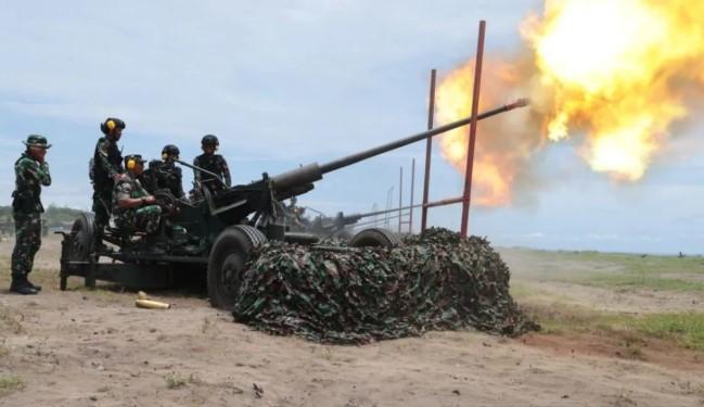 KSAD Jenderal Maruli Simanjuntak Tembak Drone dalam Latihan Senjata Berat Arhanud di Kebumen